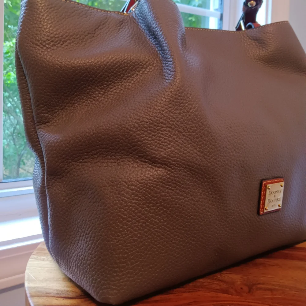 Dooney & bourke - Picture 5 of 16